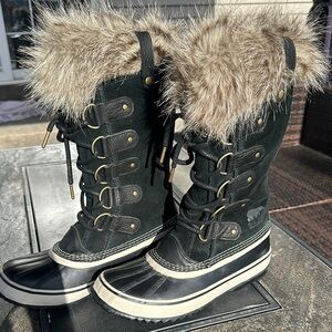 SOREL Women's Black Fur-Lined Winter Boots